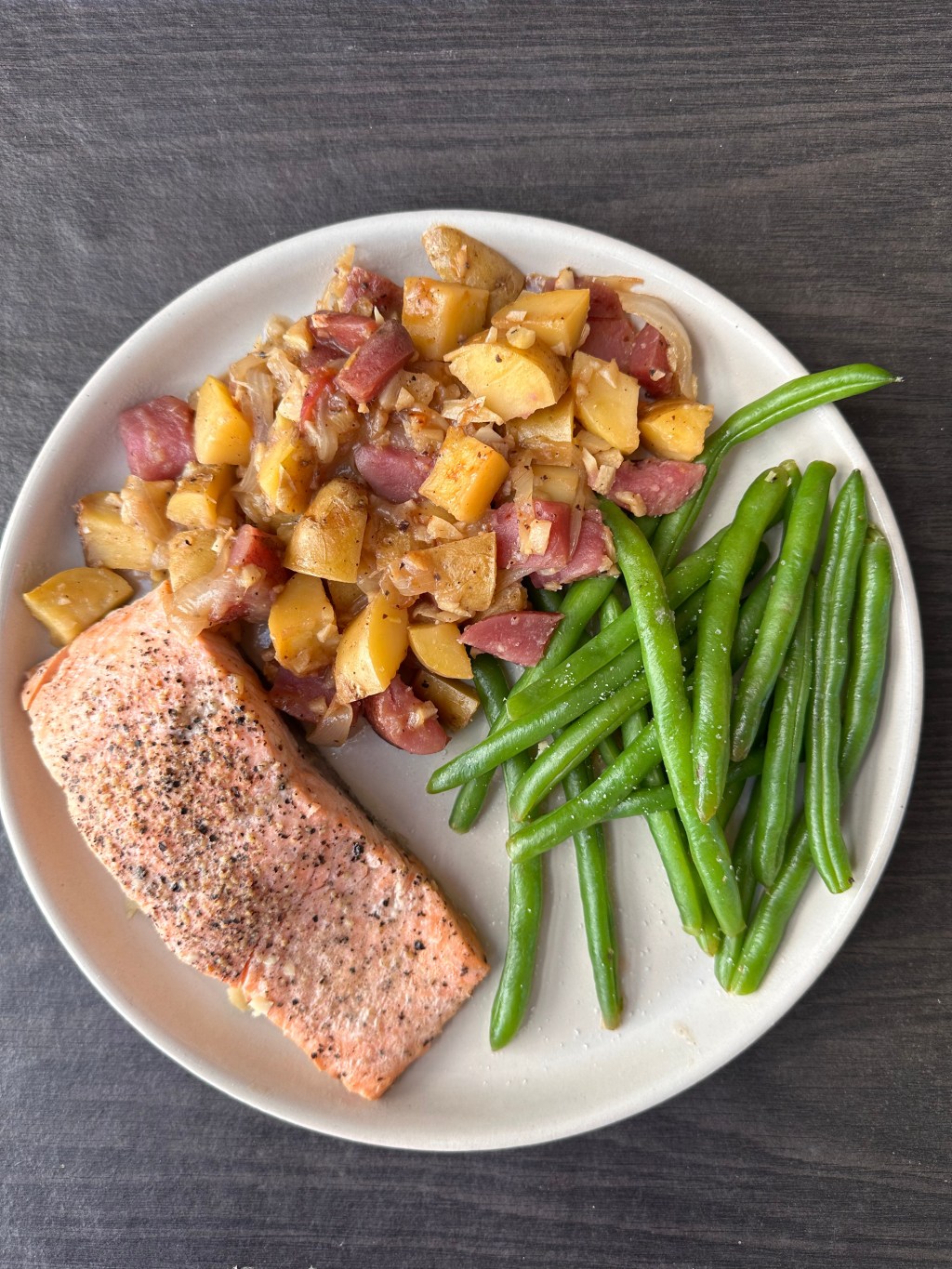 Easy Steamed Salmon with Potatoes and Green&nbsp;Beans